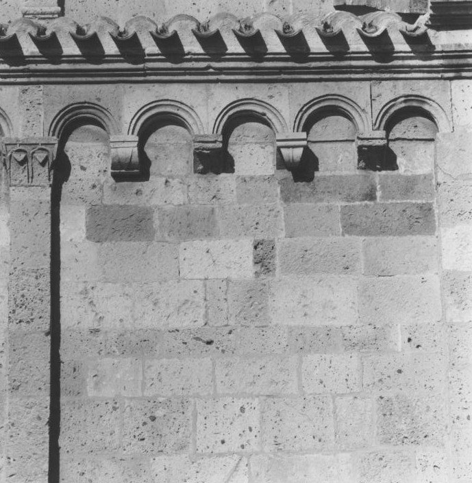 Archetto pensile, serie