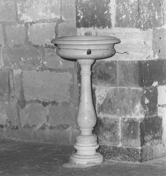 Acquasantiera - a fusto