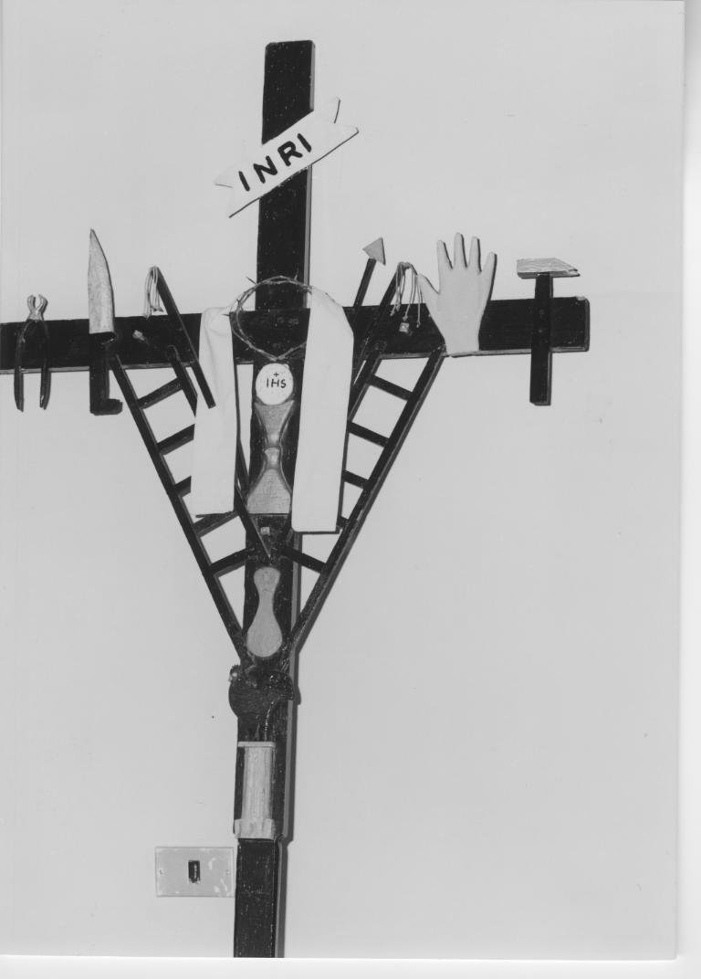 Croce penitenziale, serie