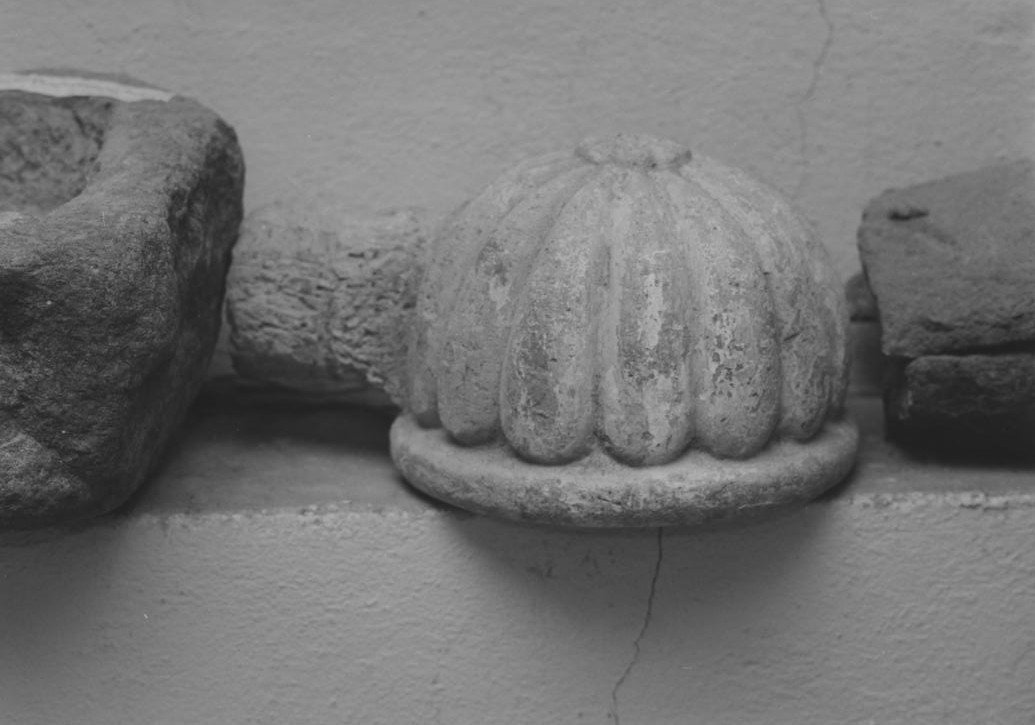 Acquasantiera pensile