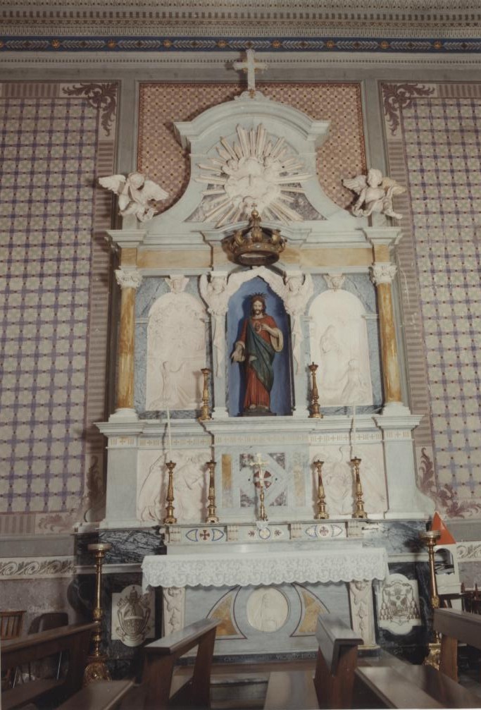 Altare del sacro cuore, altare