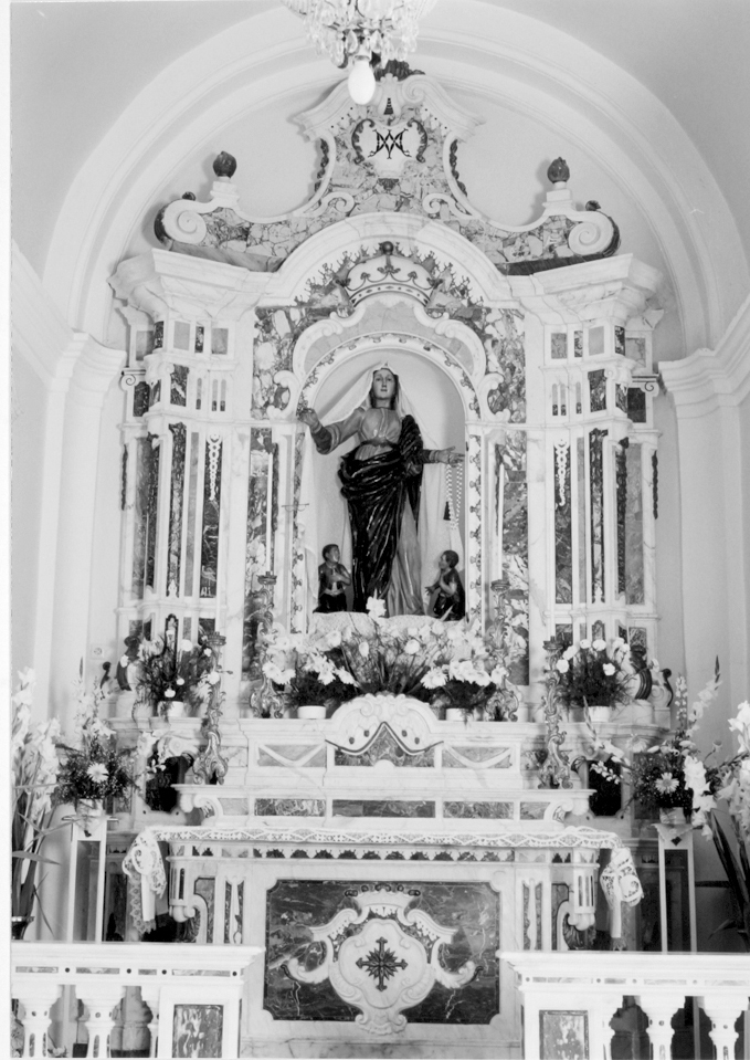 Altare della madonna del riscatto, altare