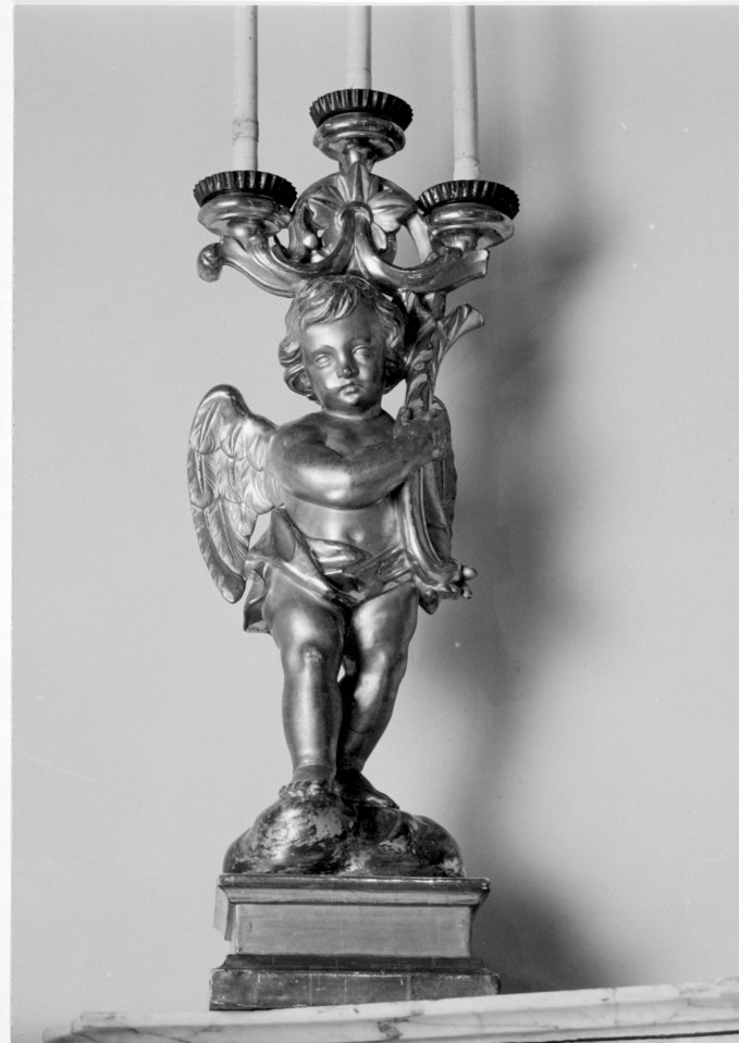 Candelabro, serie