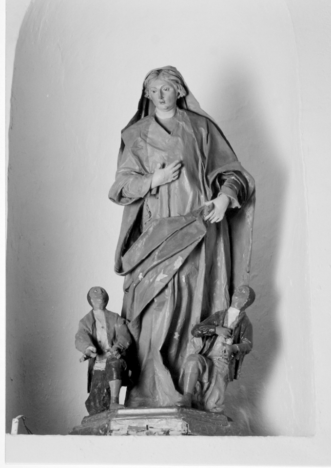 Madonna del riscatto con due prigionieri, madonna (statua)