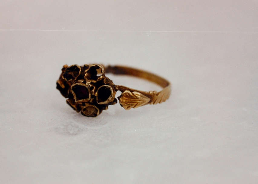 Anello