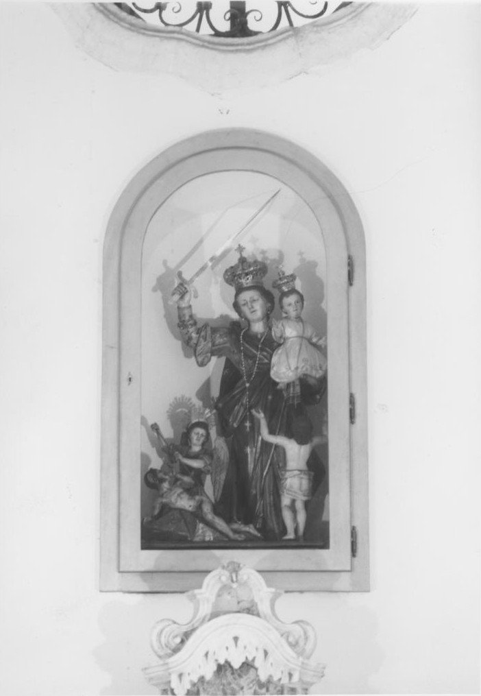 Madonna della difesa (statua)