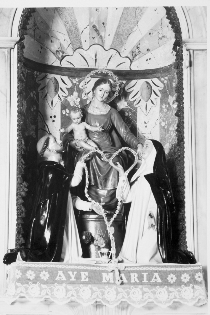 Madonna del rosario con san domenico e santa caterina da siena (gruppo scultoreo)