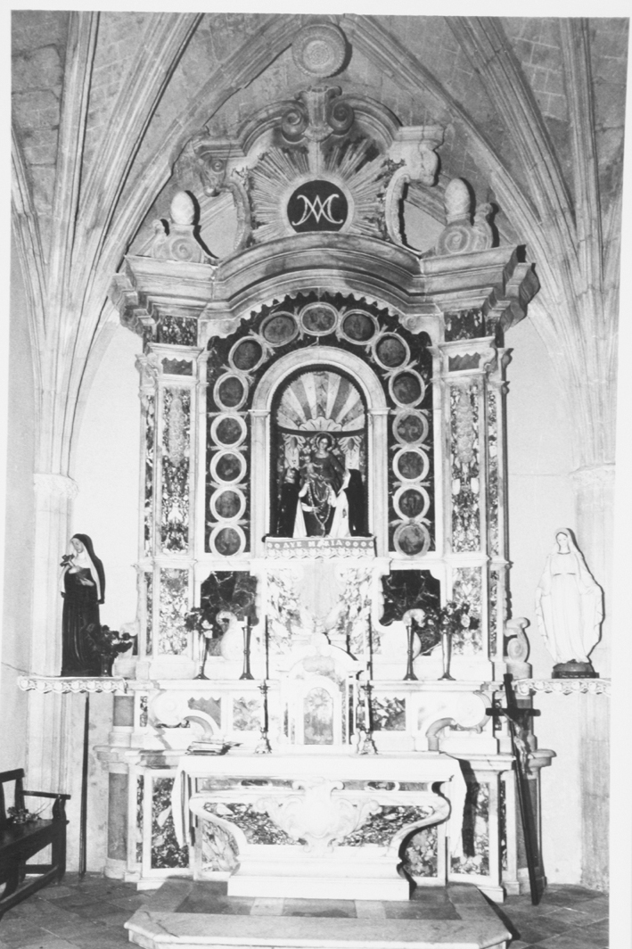 Madonna del rosario con san domenico e santa caterina da siena (altare)