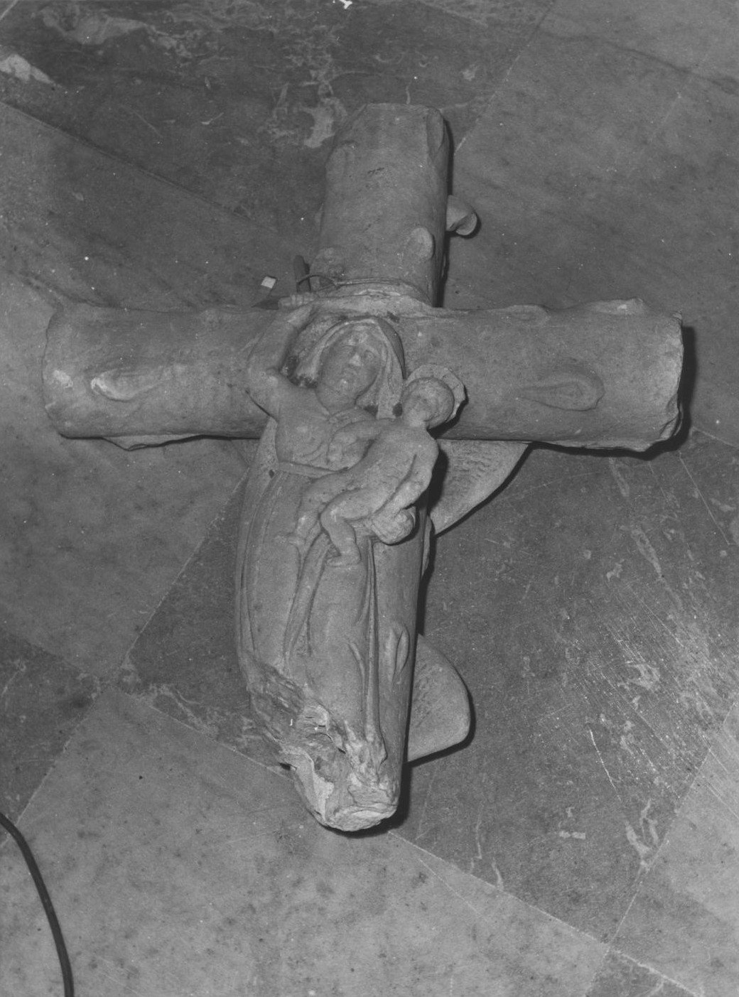 Cristo crocifisso; Madonna con Bambino (croce) - manifattura italiana (secc. XVI/ XVII)