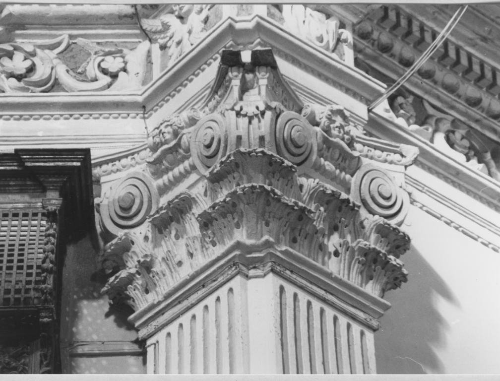Capitello di parasta, serie