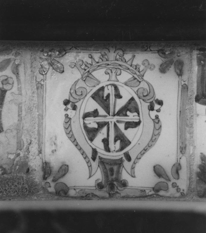 Stemma dell'ordine domenicano (mattonella)