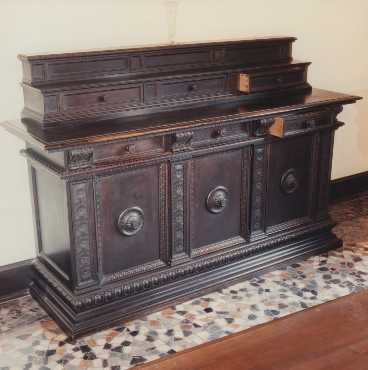 Credenza