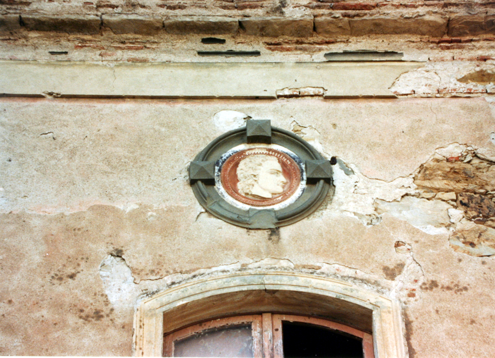 Ritratto d'uomo di profilo (rilievo, serie)