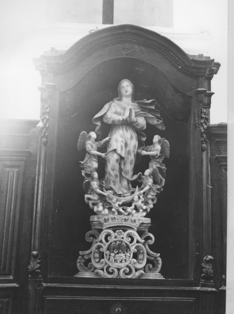 Madonna assunta con angeli (scultura)
