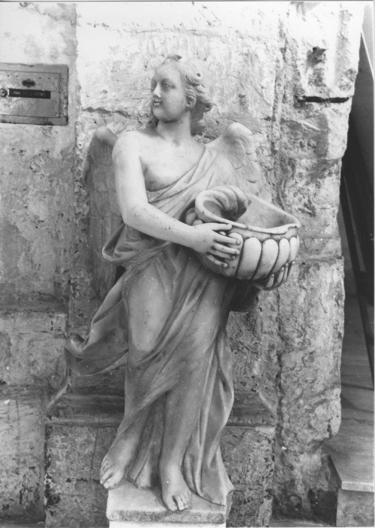 Statua