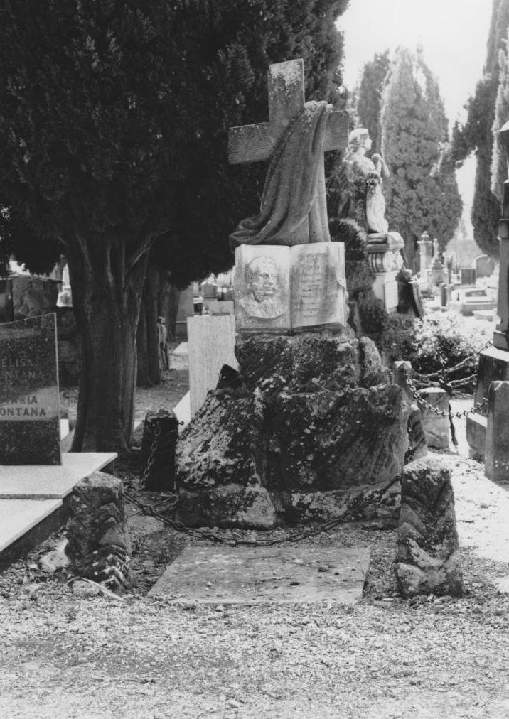 Monumento funebre
