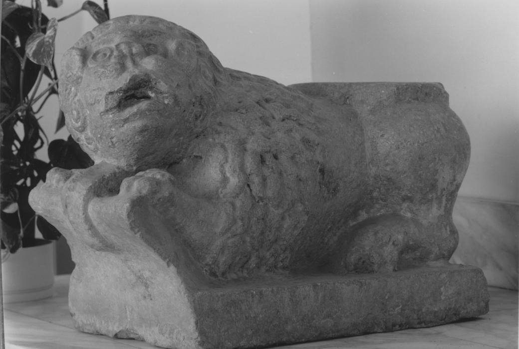 Leone (statua)