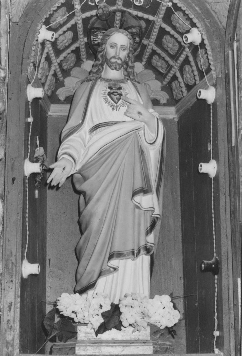 Sacro cuore di gesù (statua)