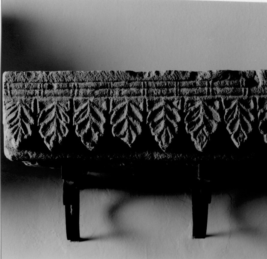 Cornice architettonica, frammento