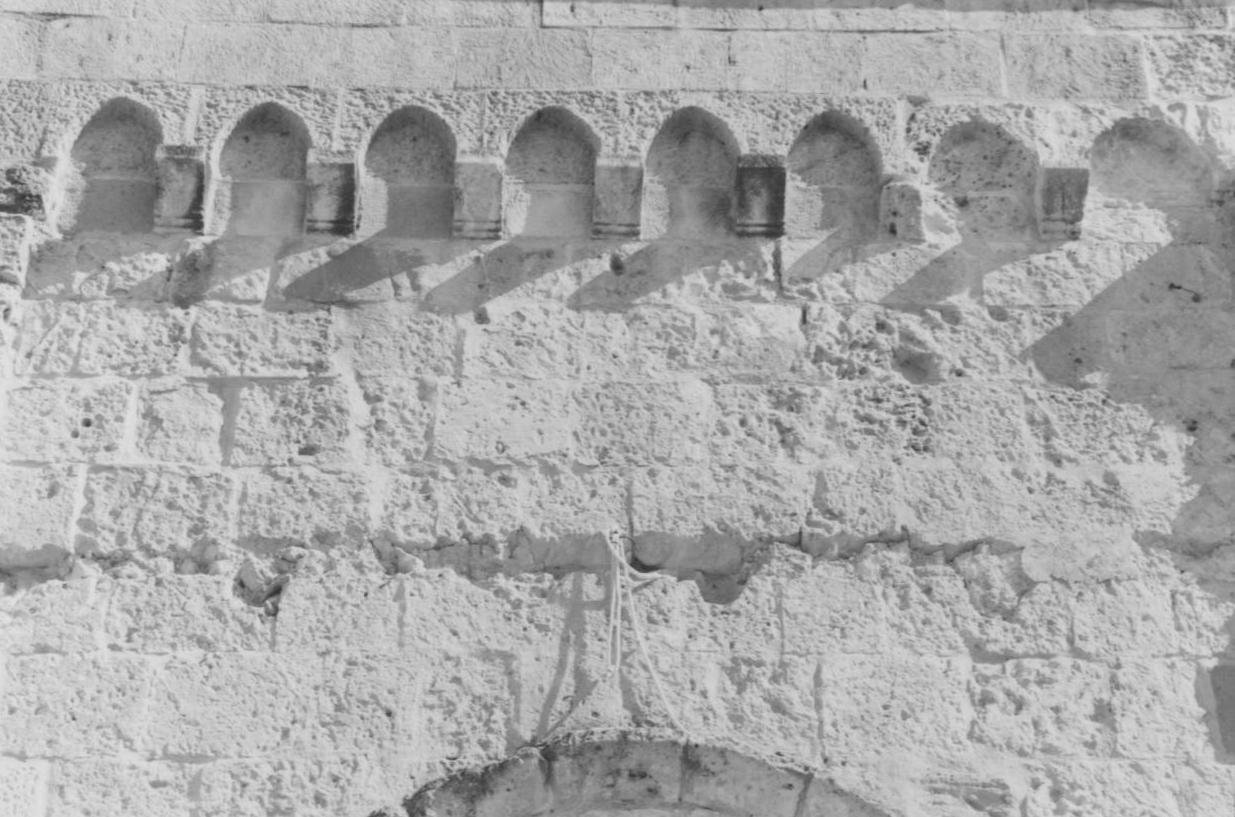 Archetto pensile, serie