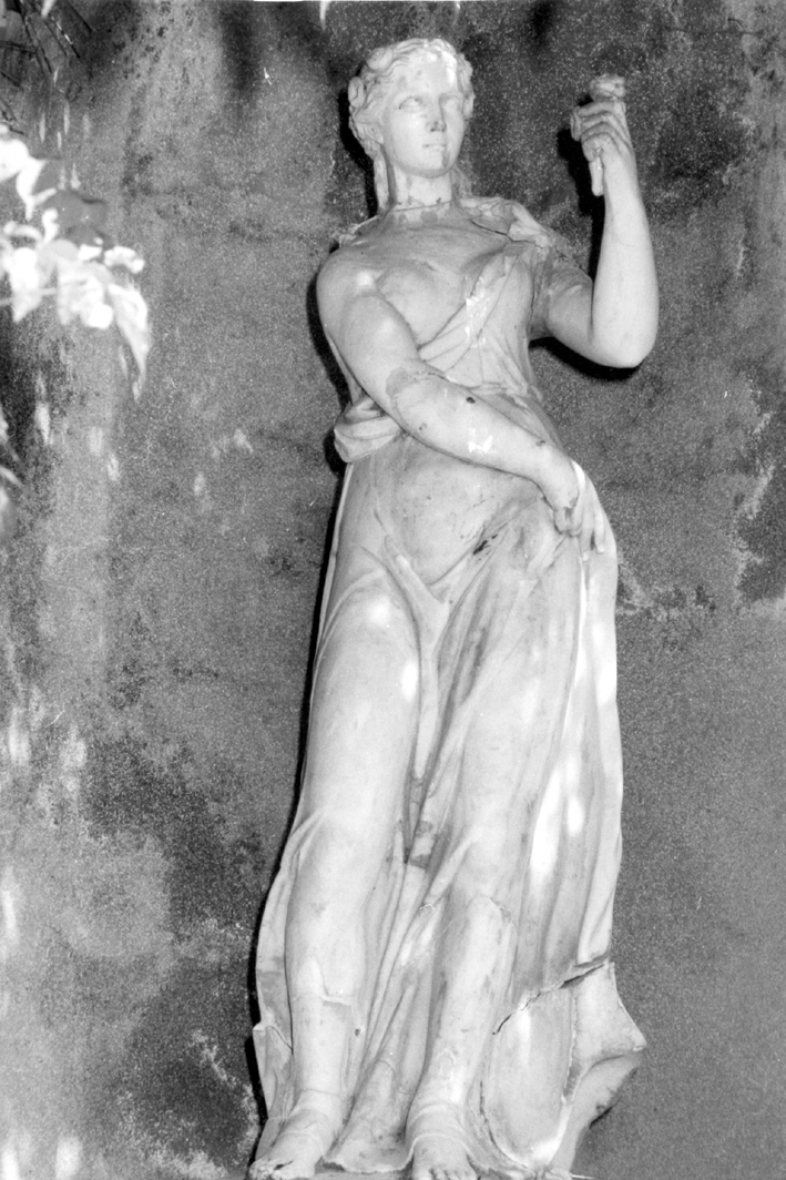 Figura femminile (statua)