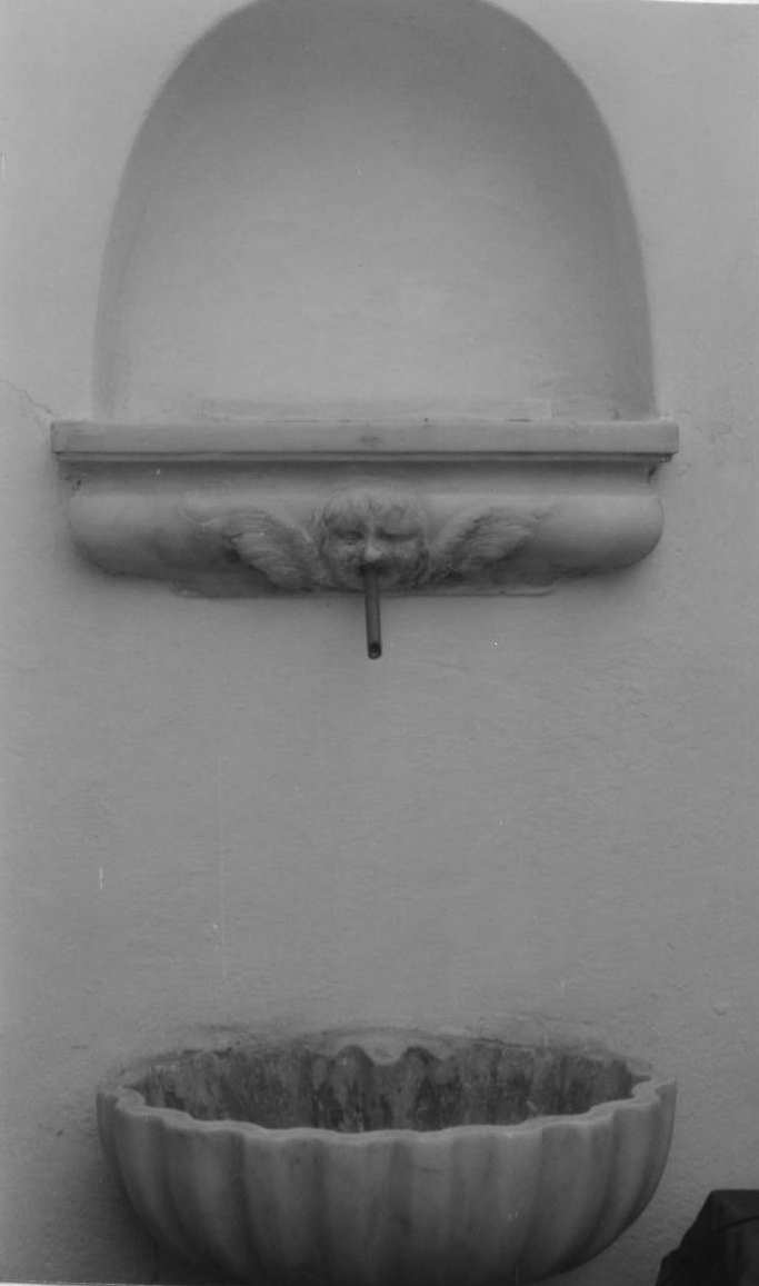 Lavabo - a parete