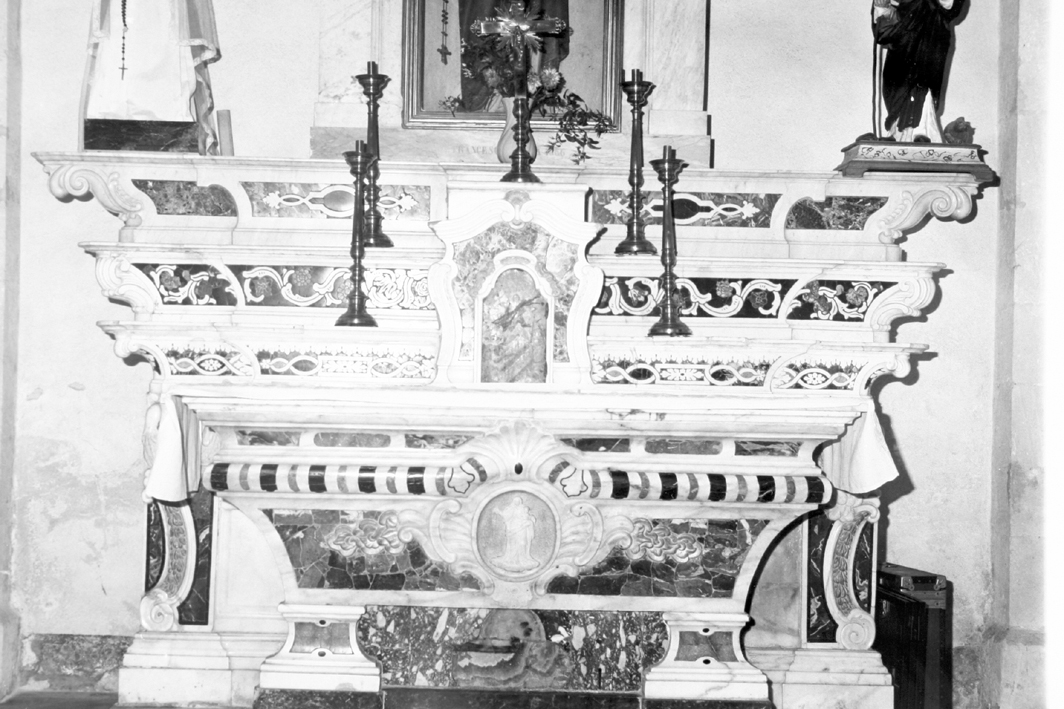 Madonna del rosario (altare)