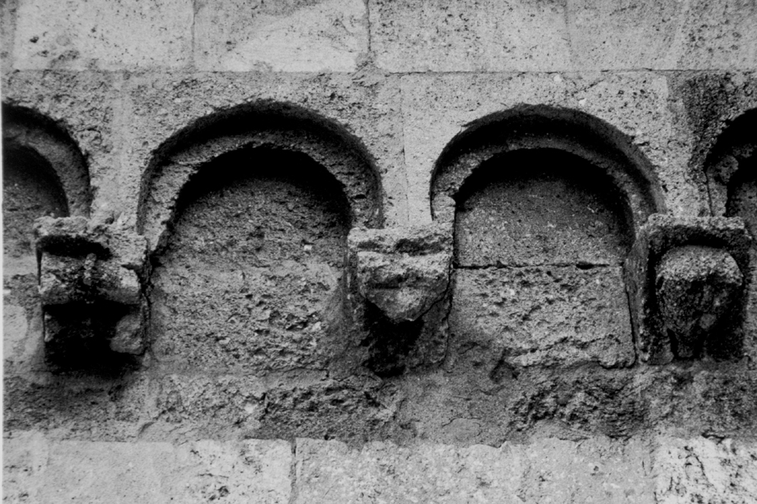 Motivi decorativi (mensola architettonica)