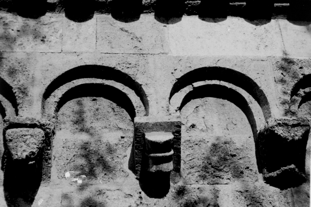 Motivi decorativi (mensola architettonica)