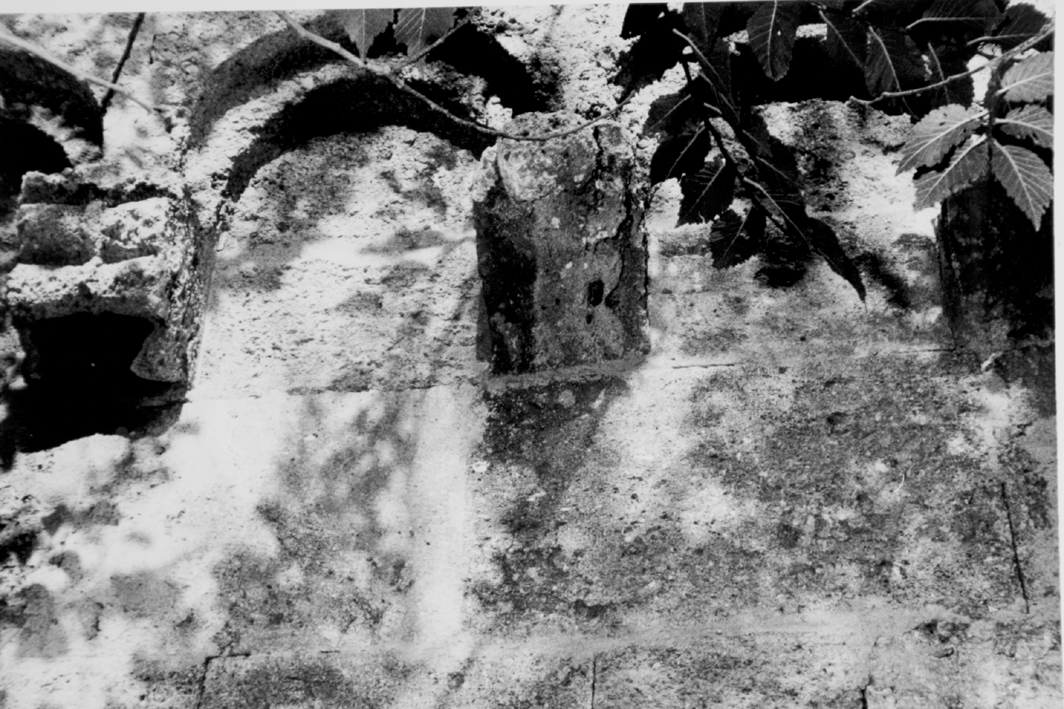 Motivi decorativi (mensola architettonica)