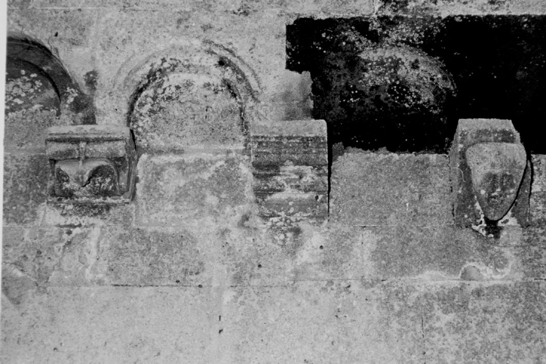 Motivi decorativi (mensola architettonica)