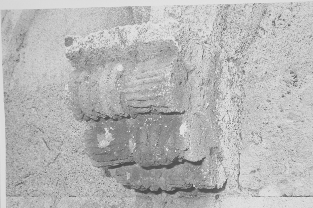 Motivo decorativo geometrico (mensola architettonica)