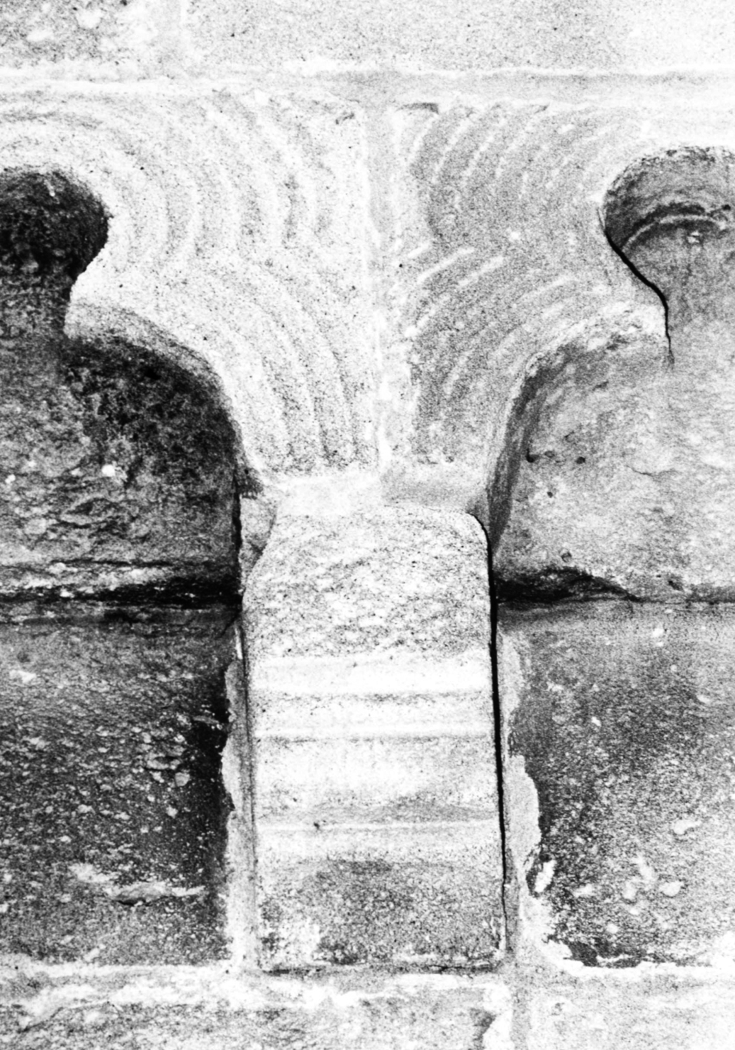 Motivo decorativo geometrico (mensola architettonica, serie)