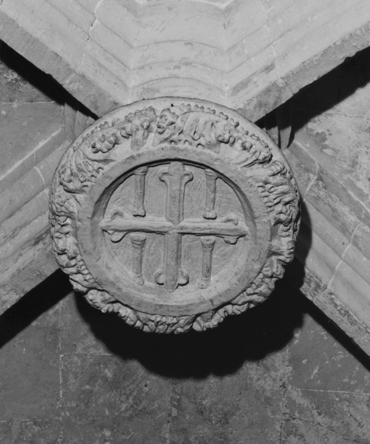 Croce (chiave di volta, complesso decorativo)