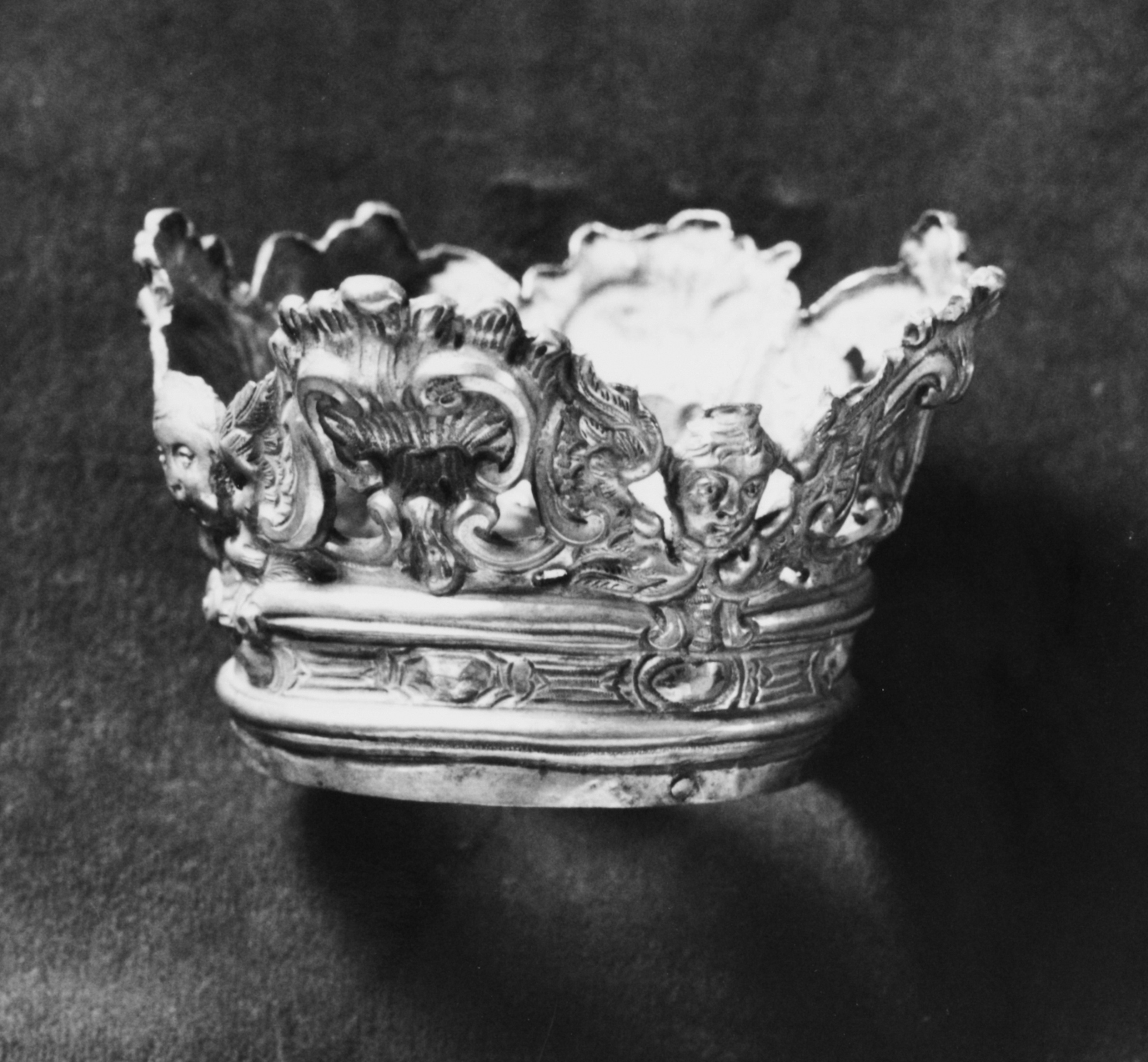 Corona di immagine sacra