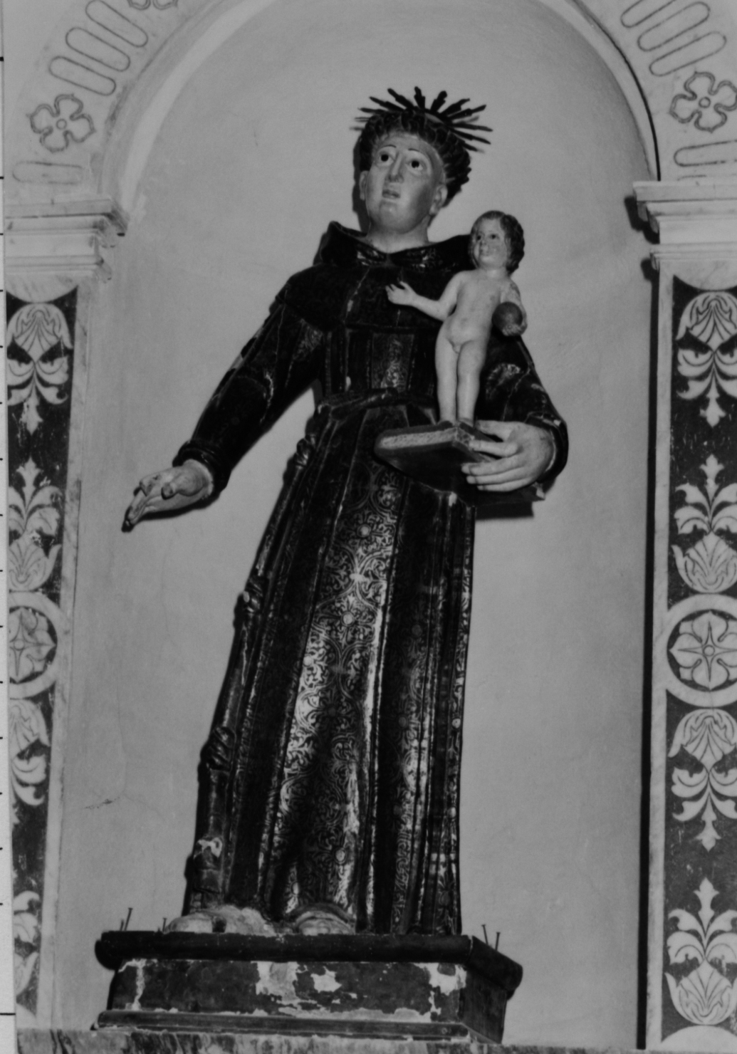 Sant'antonio da padova con il bambino (statua)