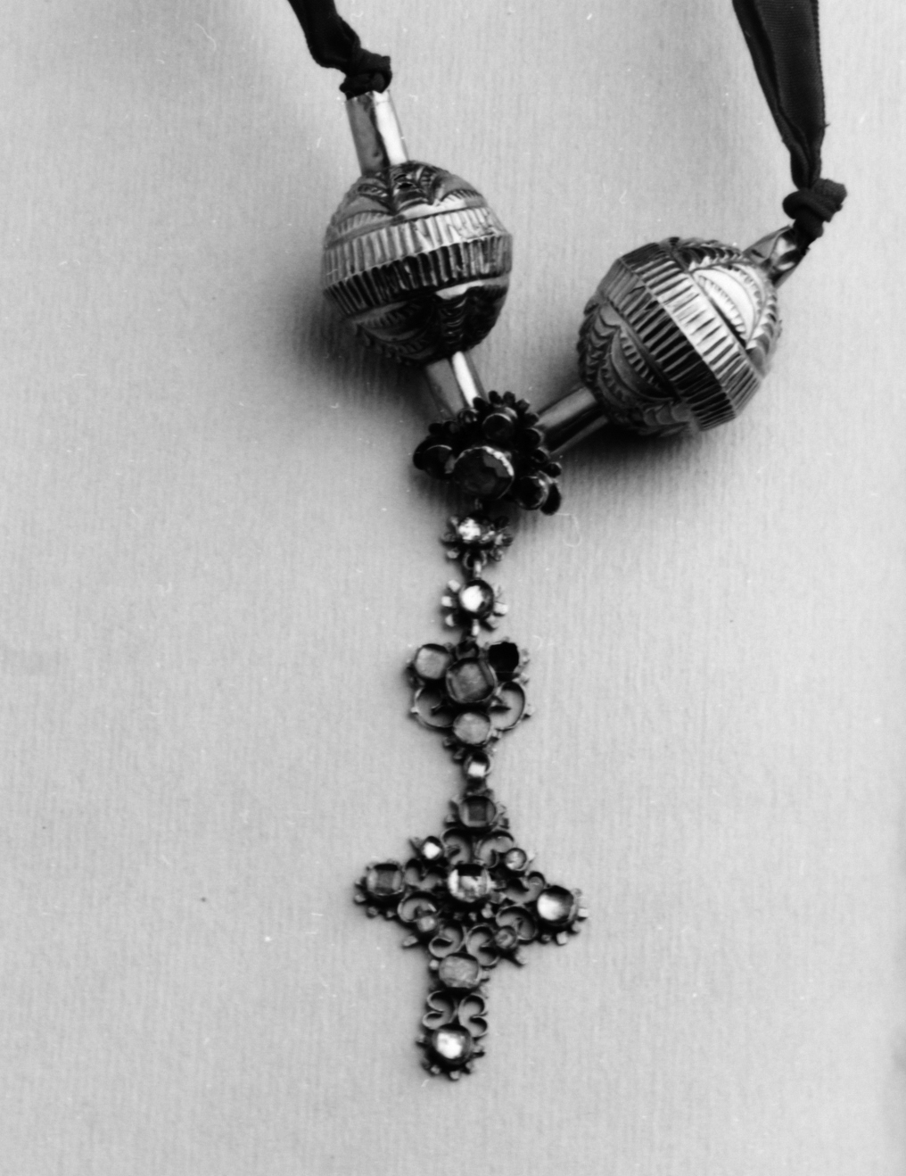 Croce di corona di rosario, frammento