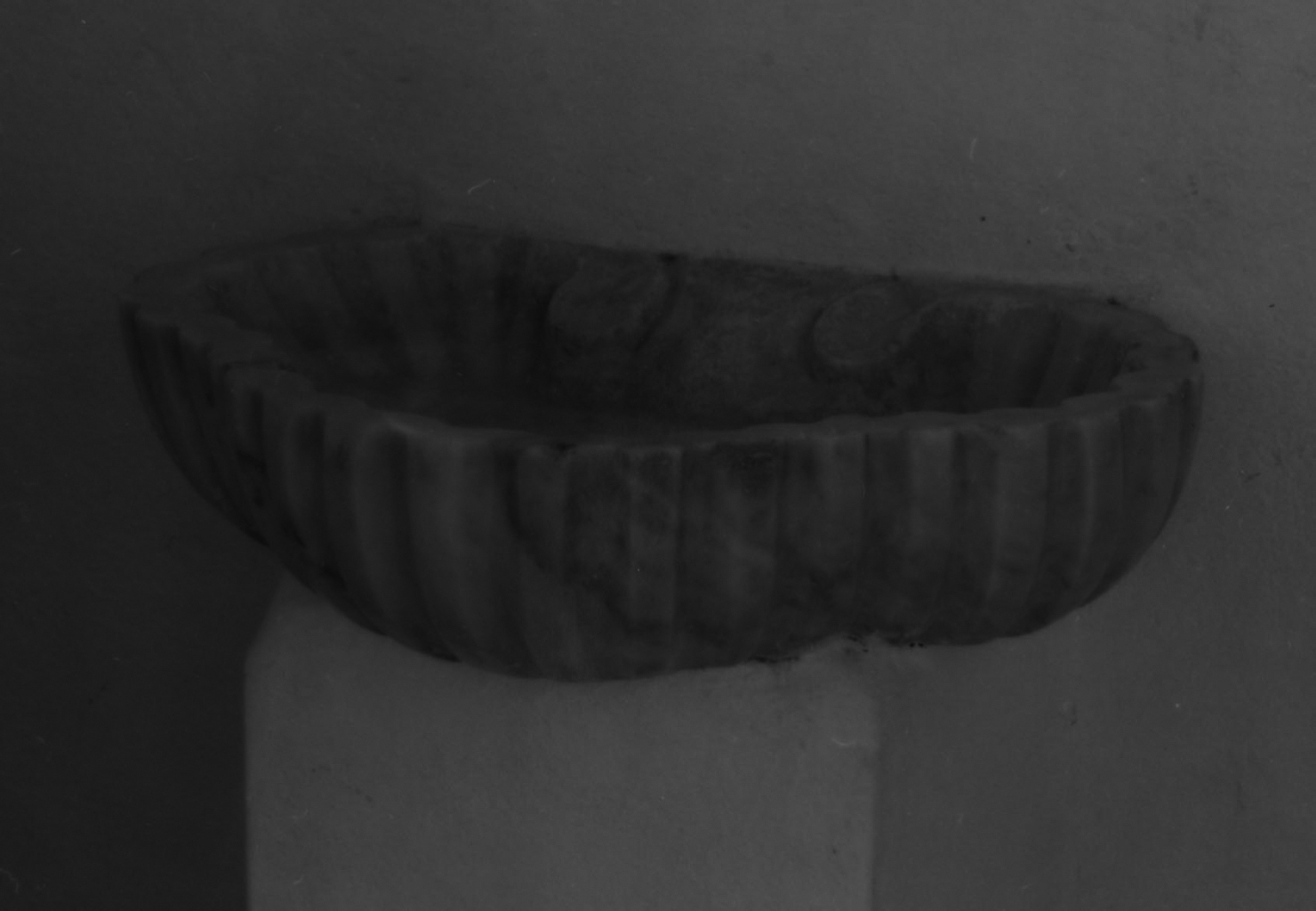 Acquasantiera pensile