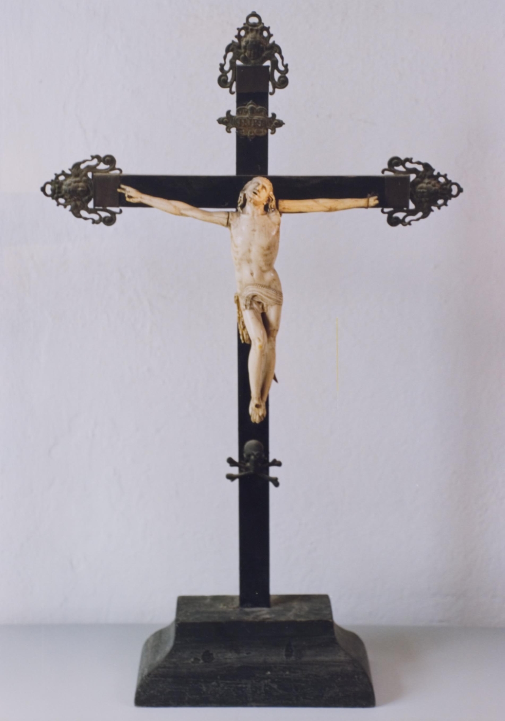 Cristo crocifisso (croce d'altare)
