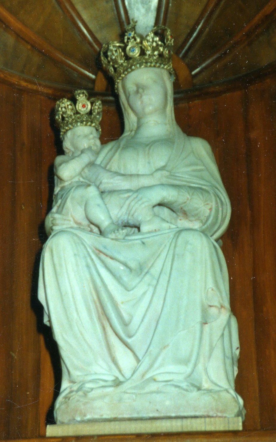 Madonna con bambino (scultura)