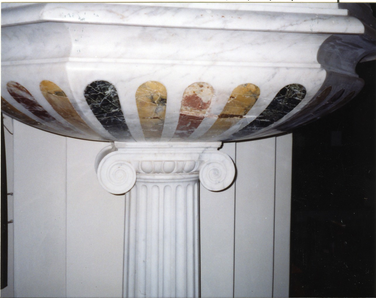 Colonna ionica
