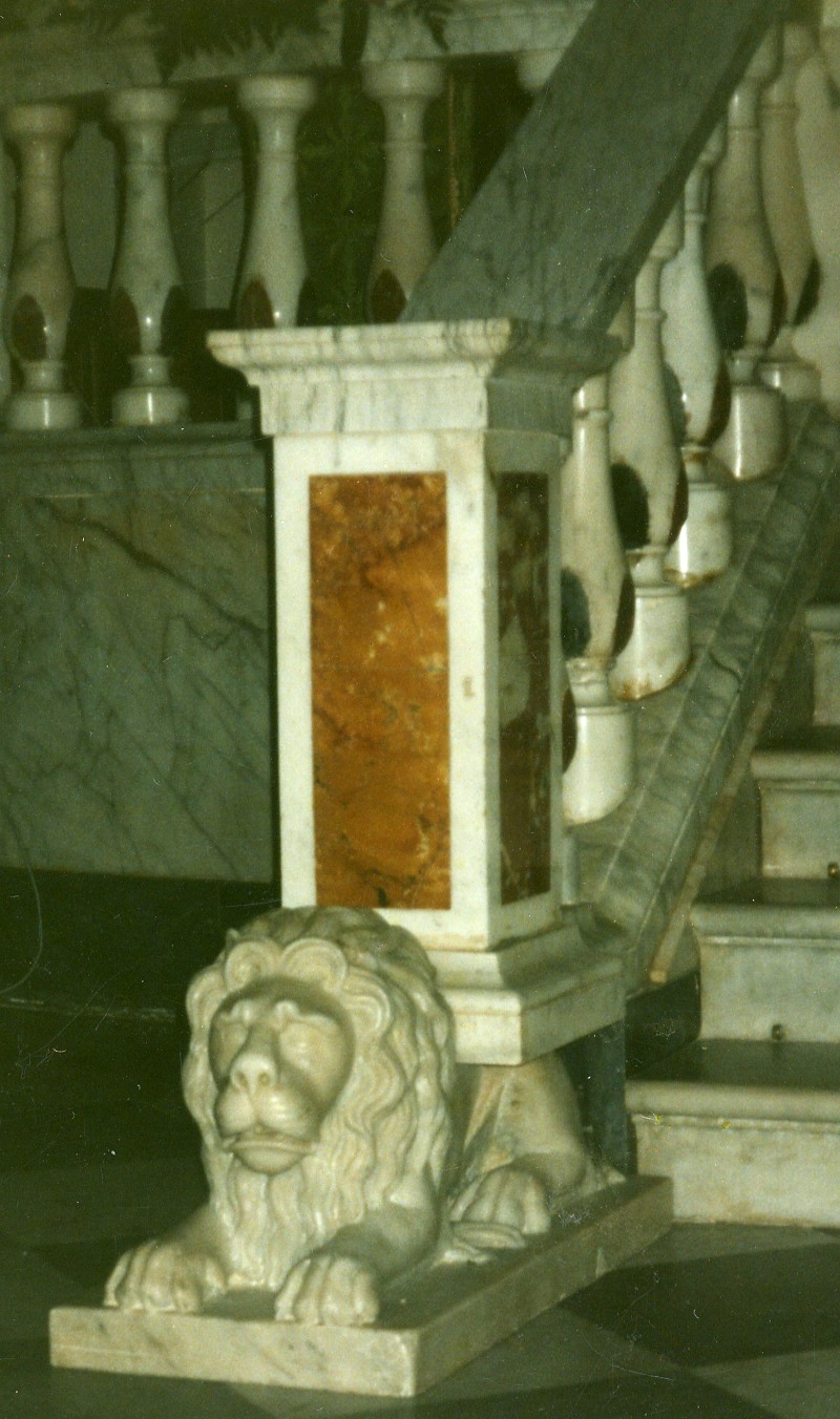 Leone (scultura, elemento d'insieme)