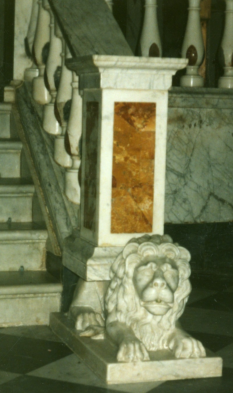 Leone (scultura, elemento d'insieme)