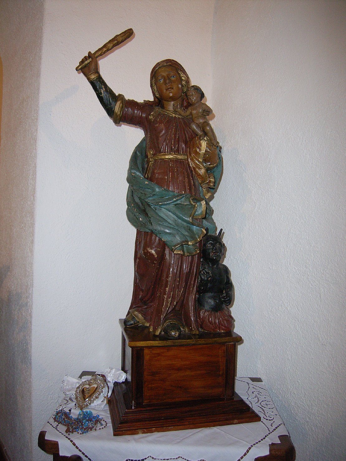 Nostra signora del soccorso, madonna con bambino (statua)