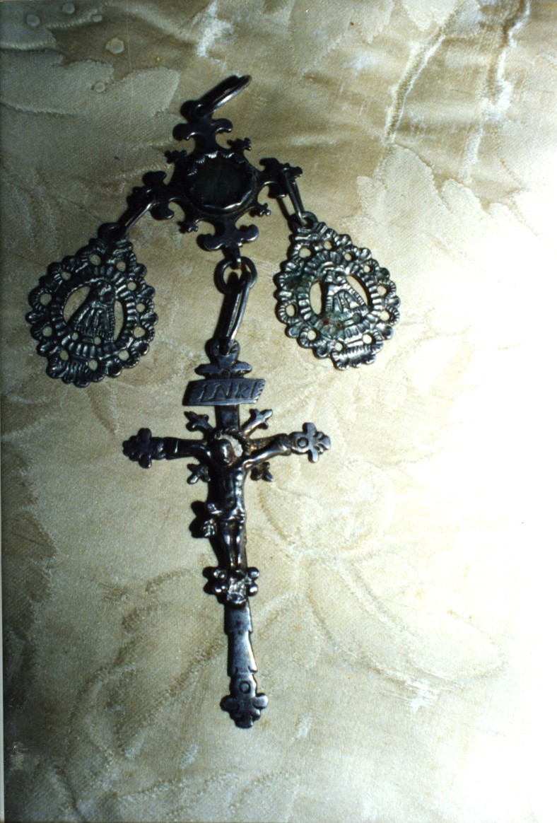 Croce di corona di rosario, elemento d'insieme
