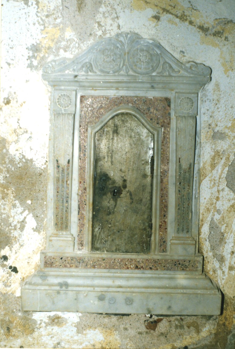 Armadietto per oli santi