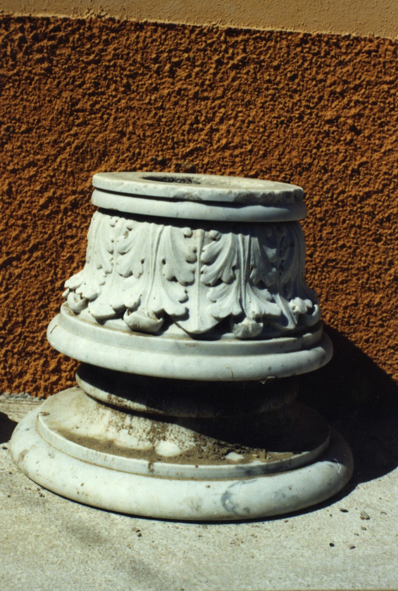 Base di colonna, elemento d'insieme