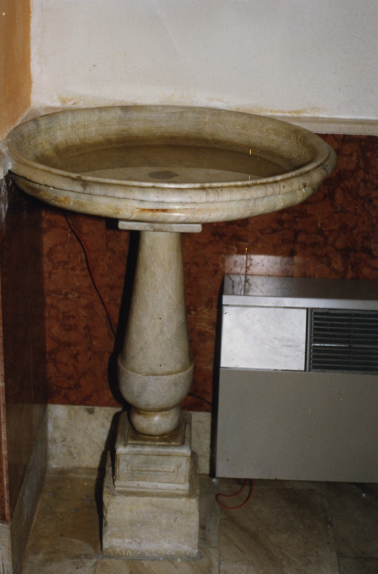 Acquasantiera - a fusto