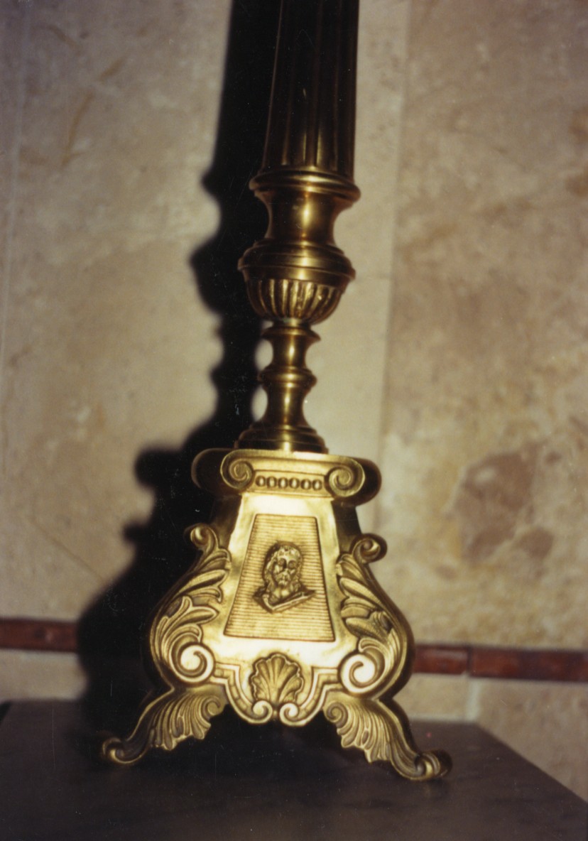 Candeliere d'altare, serie