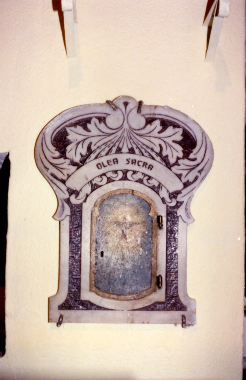 Armadietto per oli santi, serie